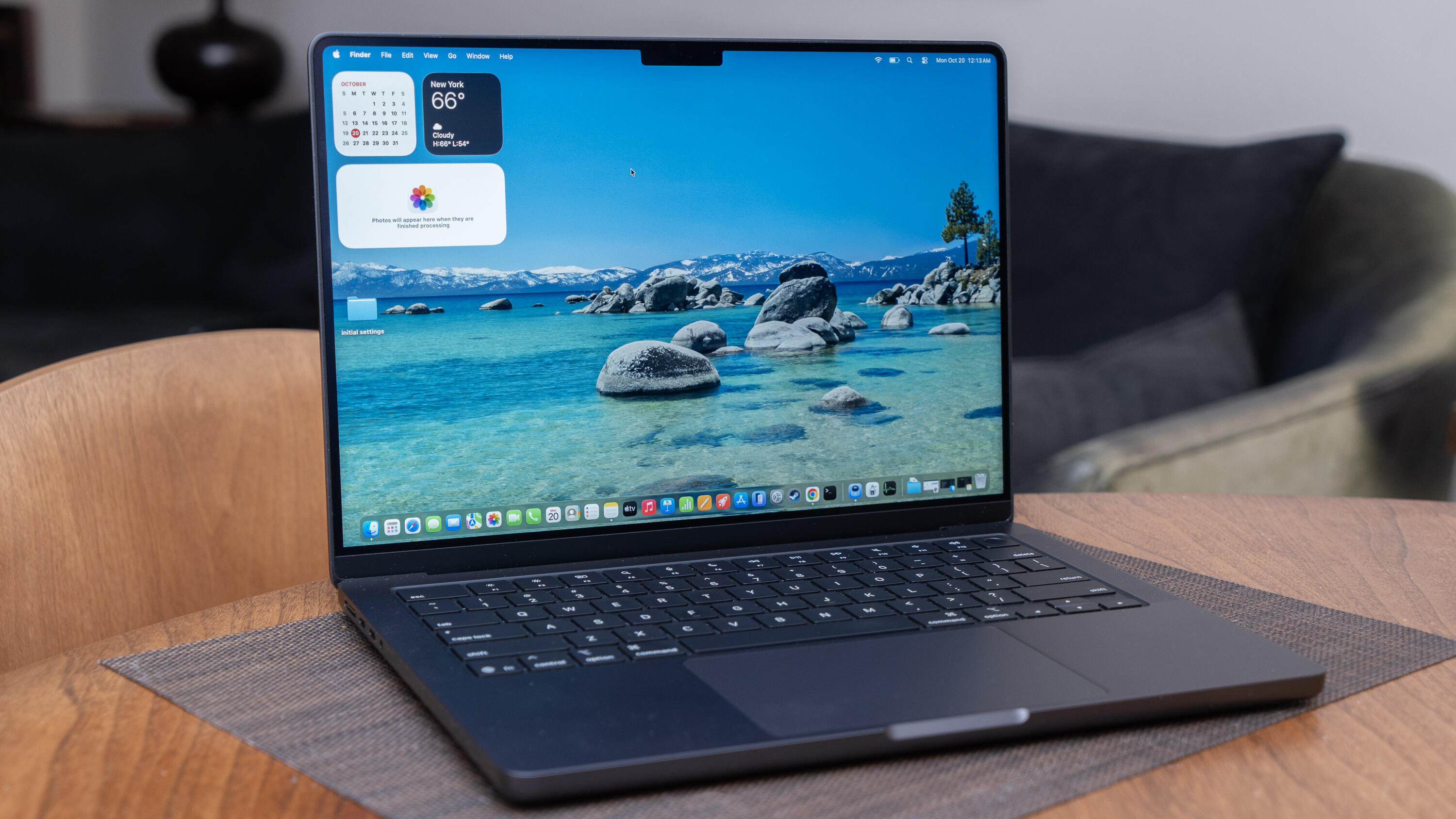 apple-macbook-pro-14-m5-7785