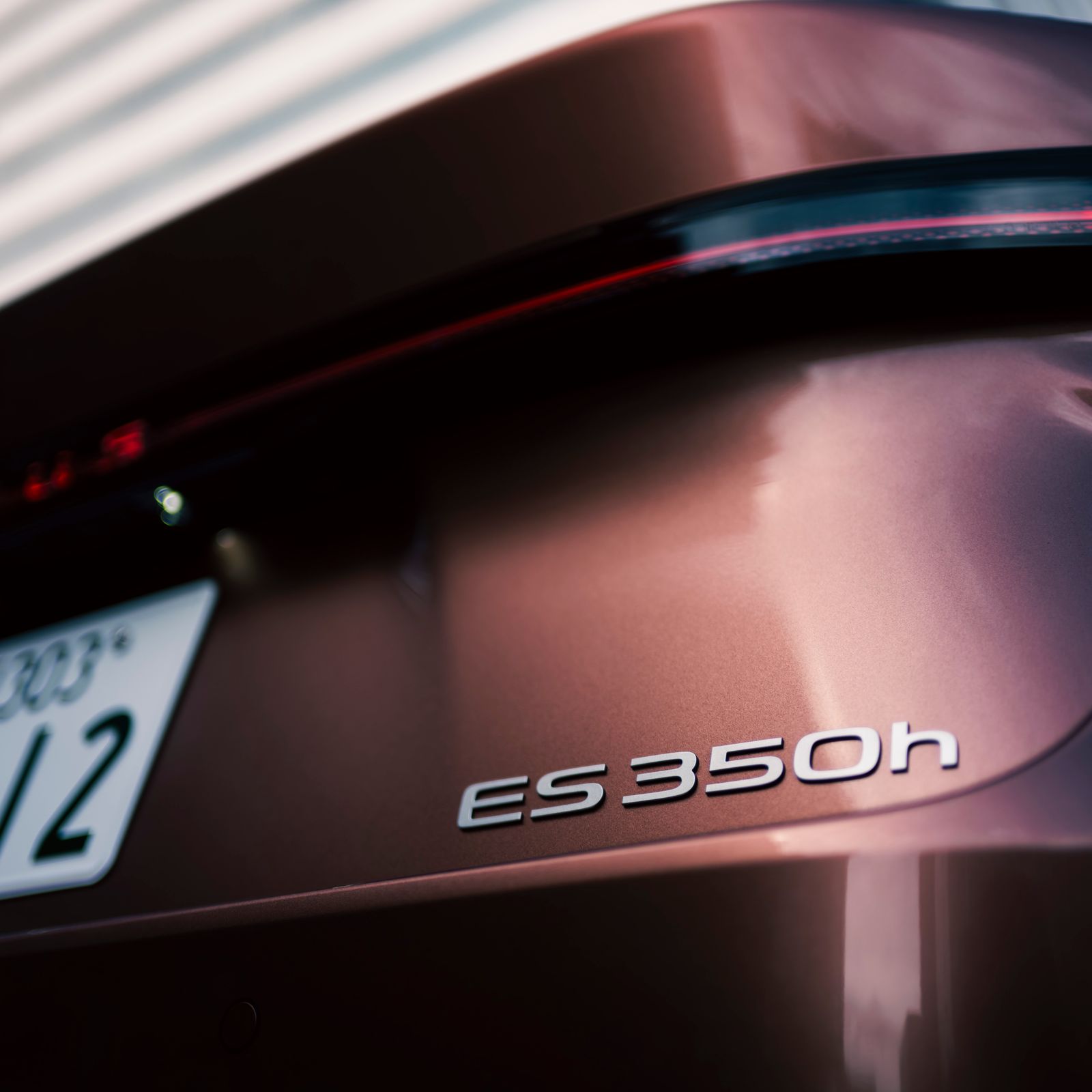 セダンの本質を極めた1台──新型レクサスES350h（FWD）試乗記