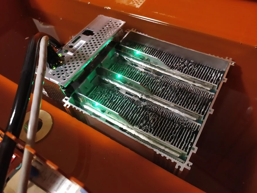 FlameIT - Immersion Cooling - House heating installation.